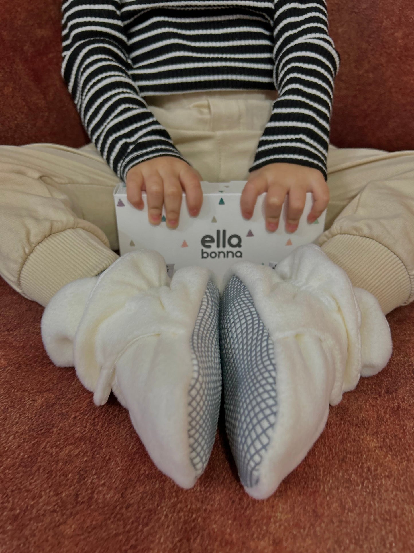 Anti-Slip Sole, Fleece Baby Booties, Newborn Home Booties, Sweat Proof Organic Cotton Lining, White