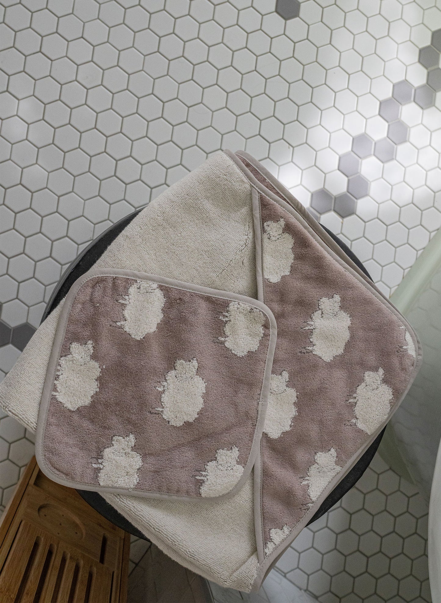 Hooded Bath Towel - Sweet Sheep Jacquard