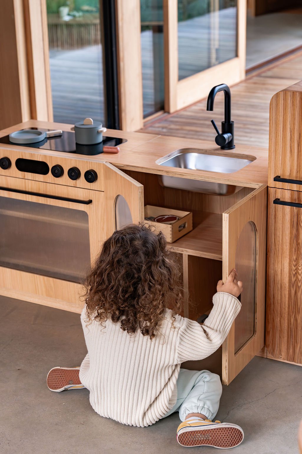 Oak Fluted Sink – Montessori Wooden Play Kitchen