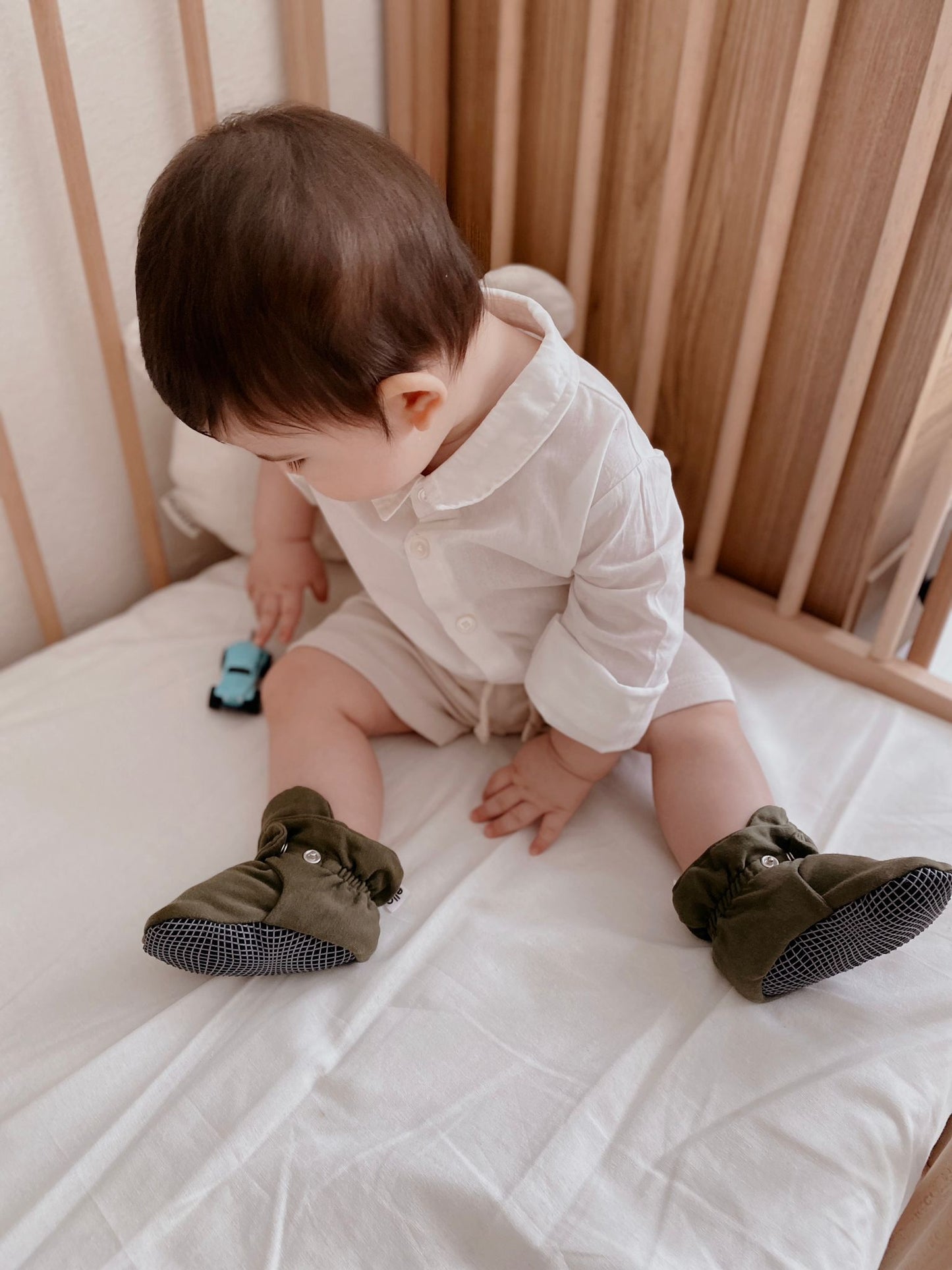 Organic Cotton Baby Booties, Non-Slip Sole, Cotton Newborn Booties Home Nursery Shoes, Khaki