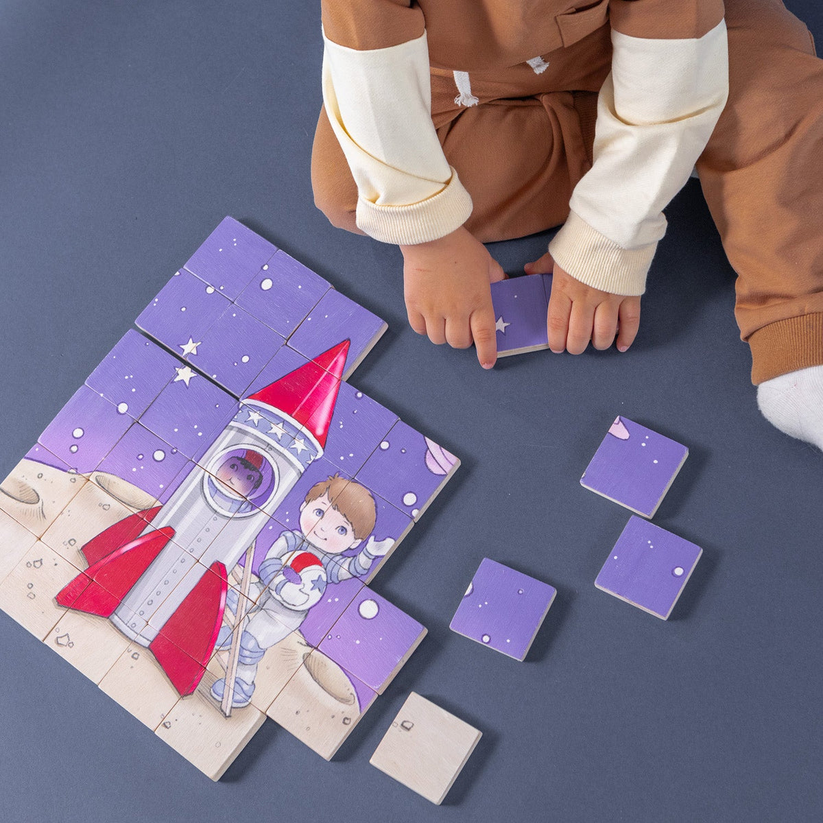 Magic Magnetic Wooden Puzzle with Cotton Bag - Astronaut in Space | Made in the Canada | Printed in the USA 🇺🇸