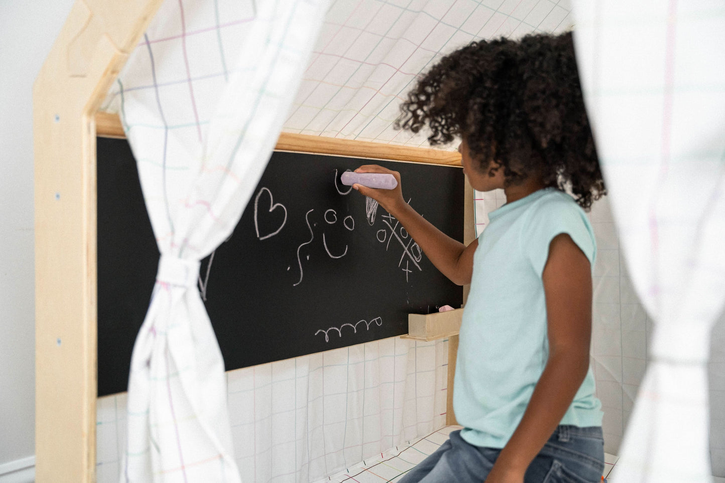 Flair | Playhouse & Sensory Desk - Balloons