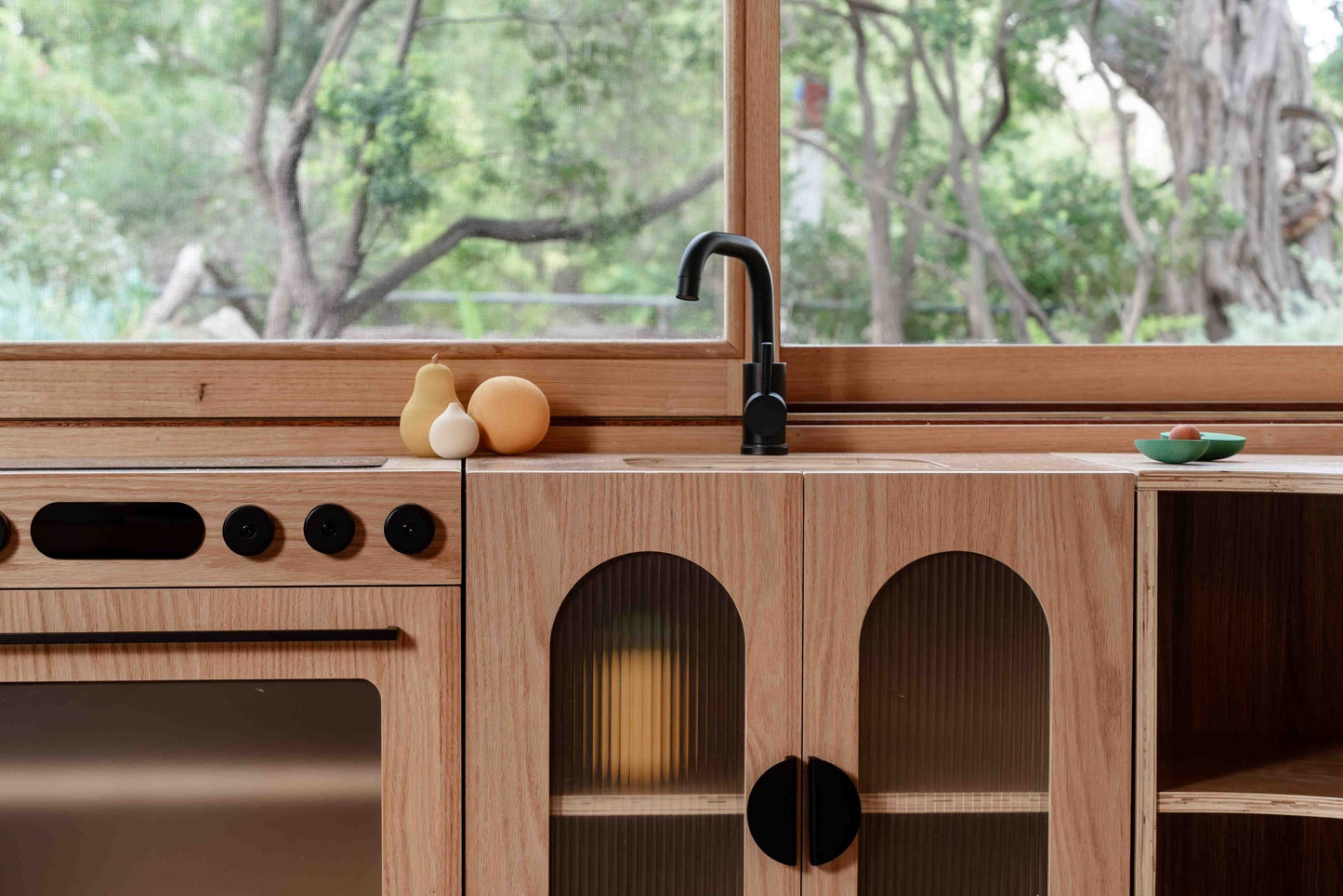 Oak Fluted Sink – Montessori Wooden Play Kitchen