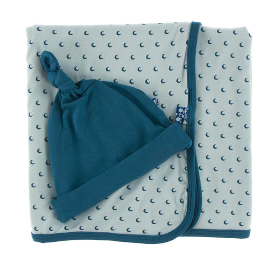Swaddling Blanket and Knot Hat Set in Tiny Moons