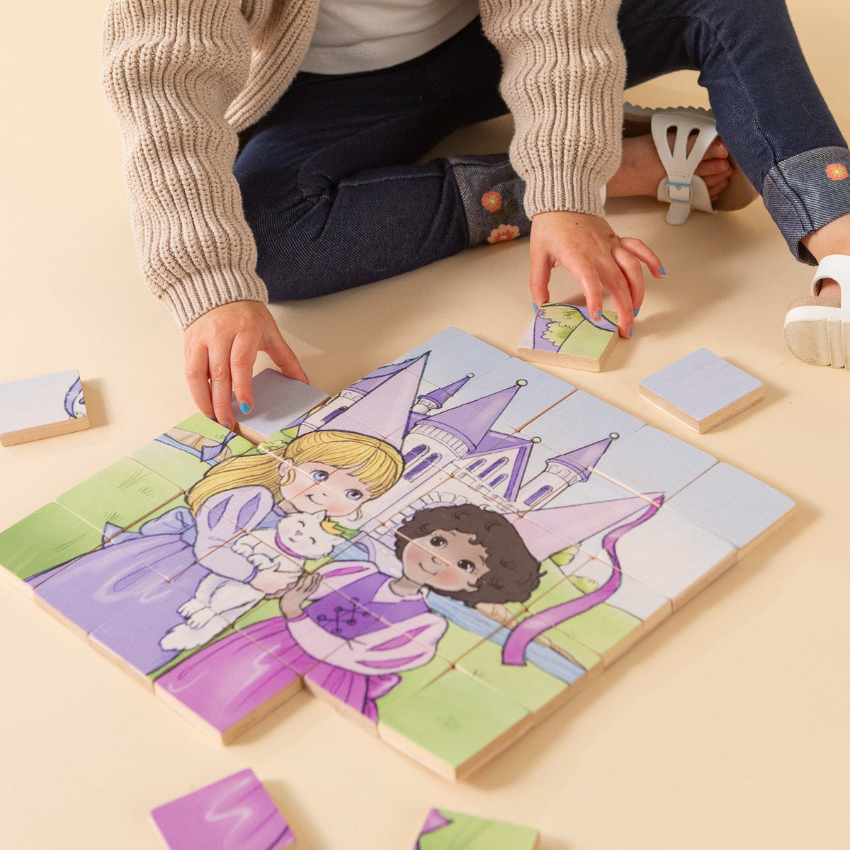 Magic Magnetic Wooden Puzzle with Cotton Bag - Friendly Robot | Made in the Canada | Printed in the USA 🇺🇸
