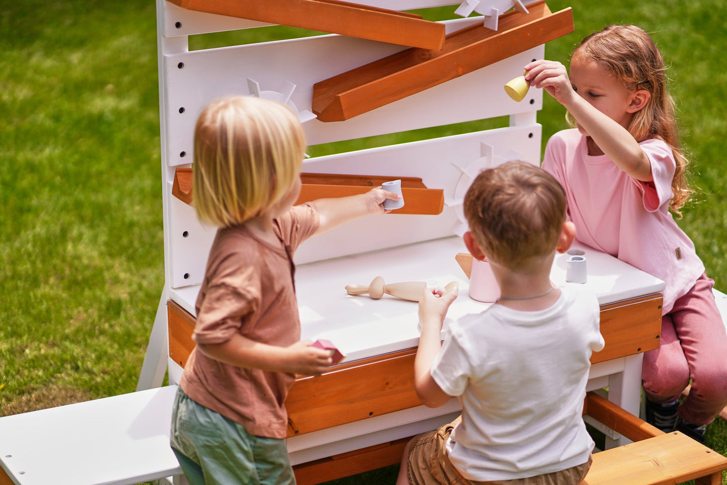 Avenlur Large Wooden Water Table – Multi-Level Sensory Play Station