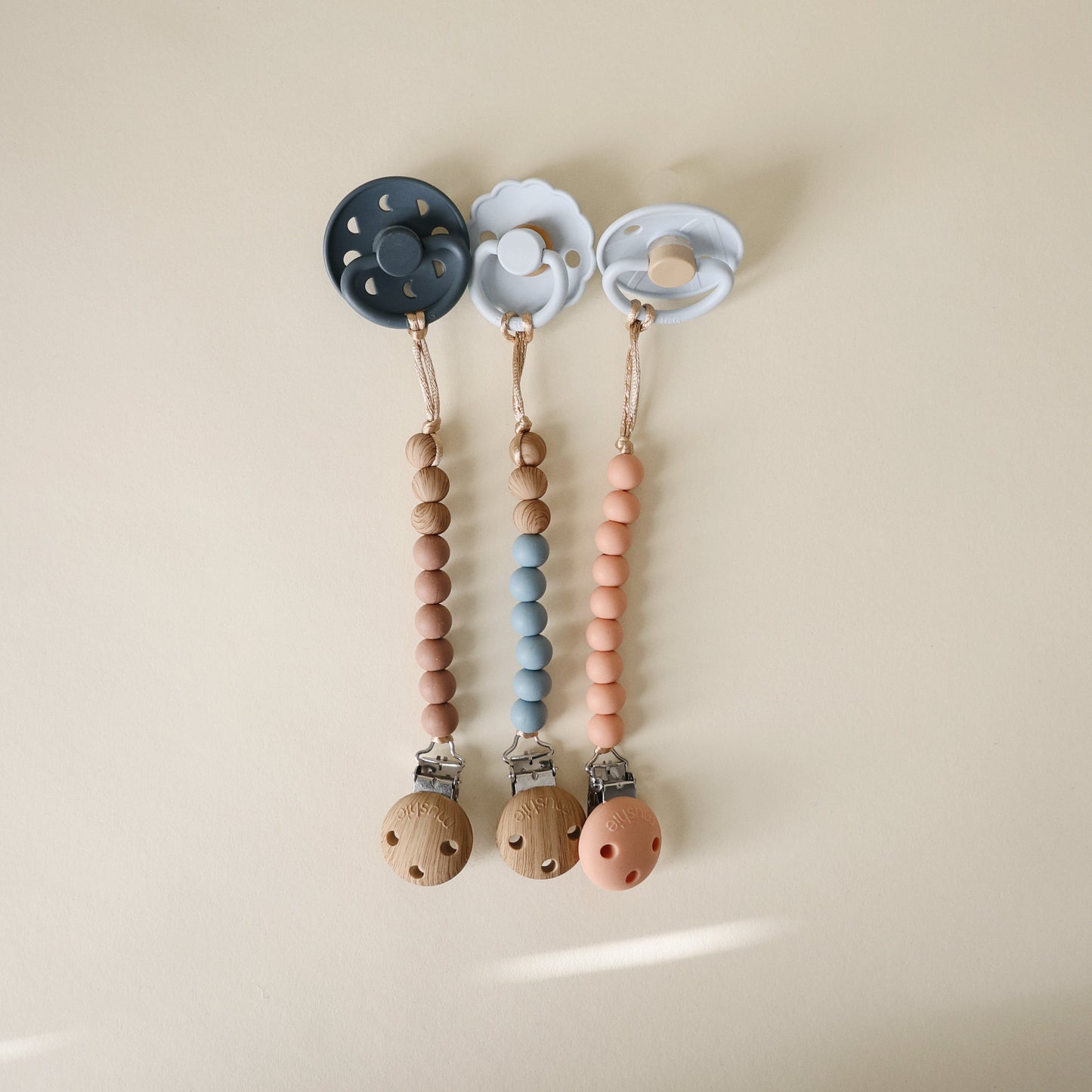 Silicone Pacifier Clip | Eva