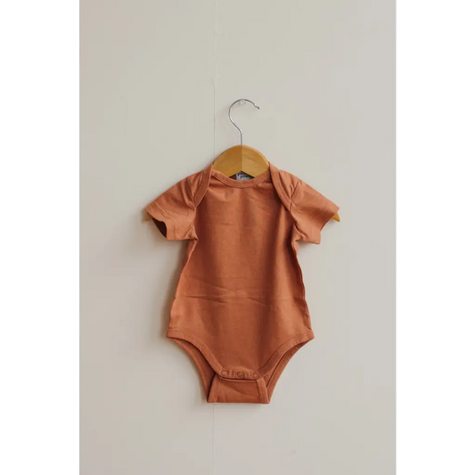 Organic Cotton Baby Bodysuit in Toasted Nut